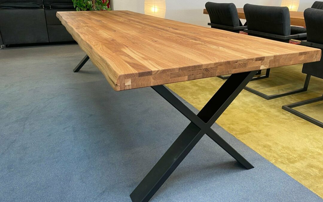 XL-Tafeltisch, Länge 300 cm als Baumtisch